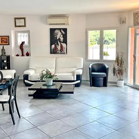 Mas Garonnette Villa *